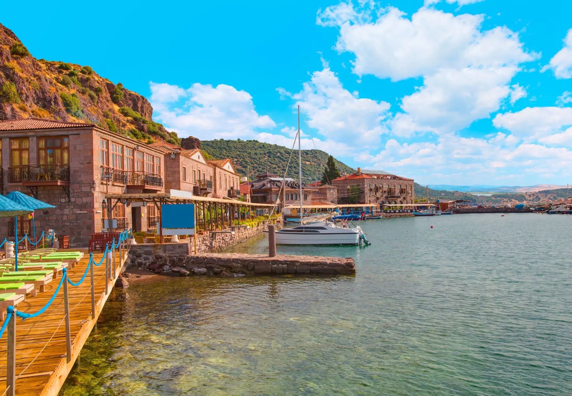 Assos
